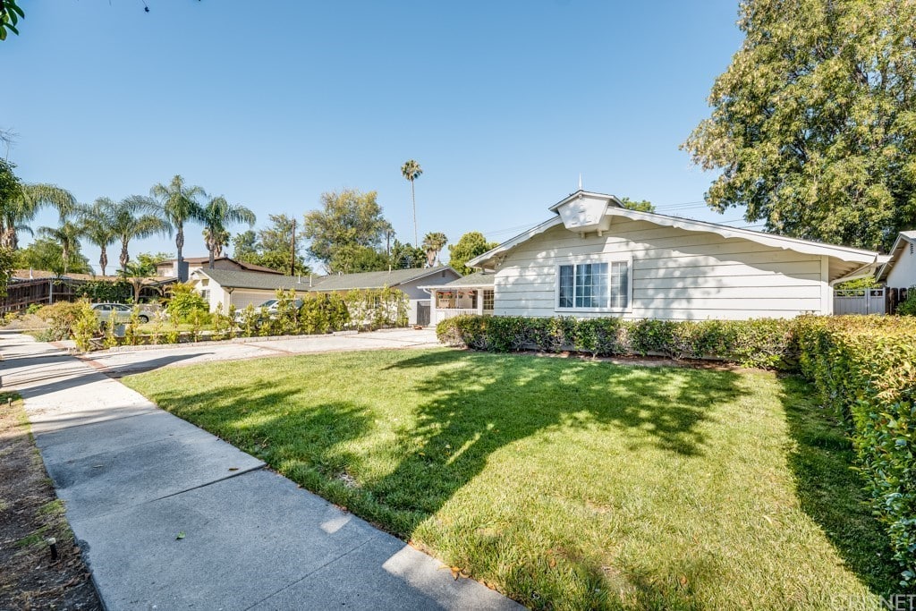 6421 Neddy Ave West Hills