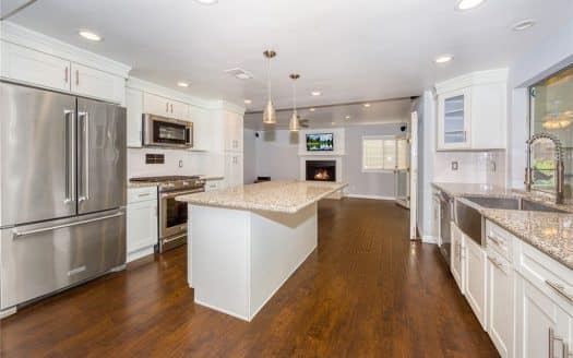 6713 Vicky Ave West Hills, CA 91307