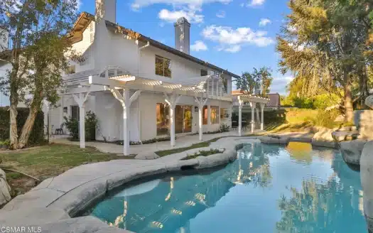 Home with pool in SImi Valley