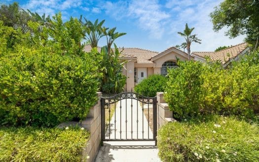 6243 fallbrook ave west hills