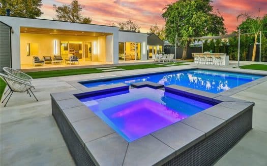 4516 Del Moreno Dr,Woodland Hills, CA 91364