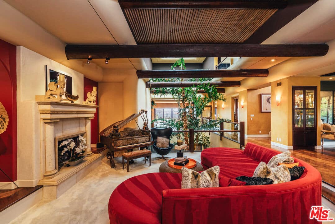 24359 La Masina Ct, Calabasas, CA 91302