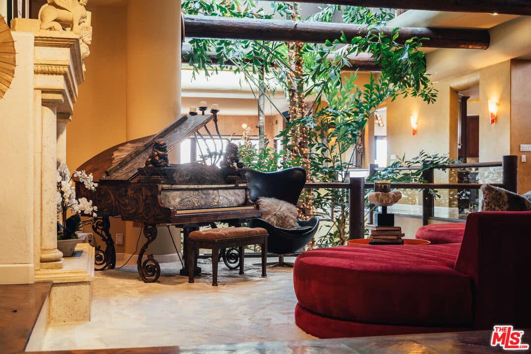 24359 La Masina Ct, Calabasas, CA 91302