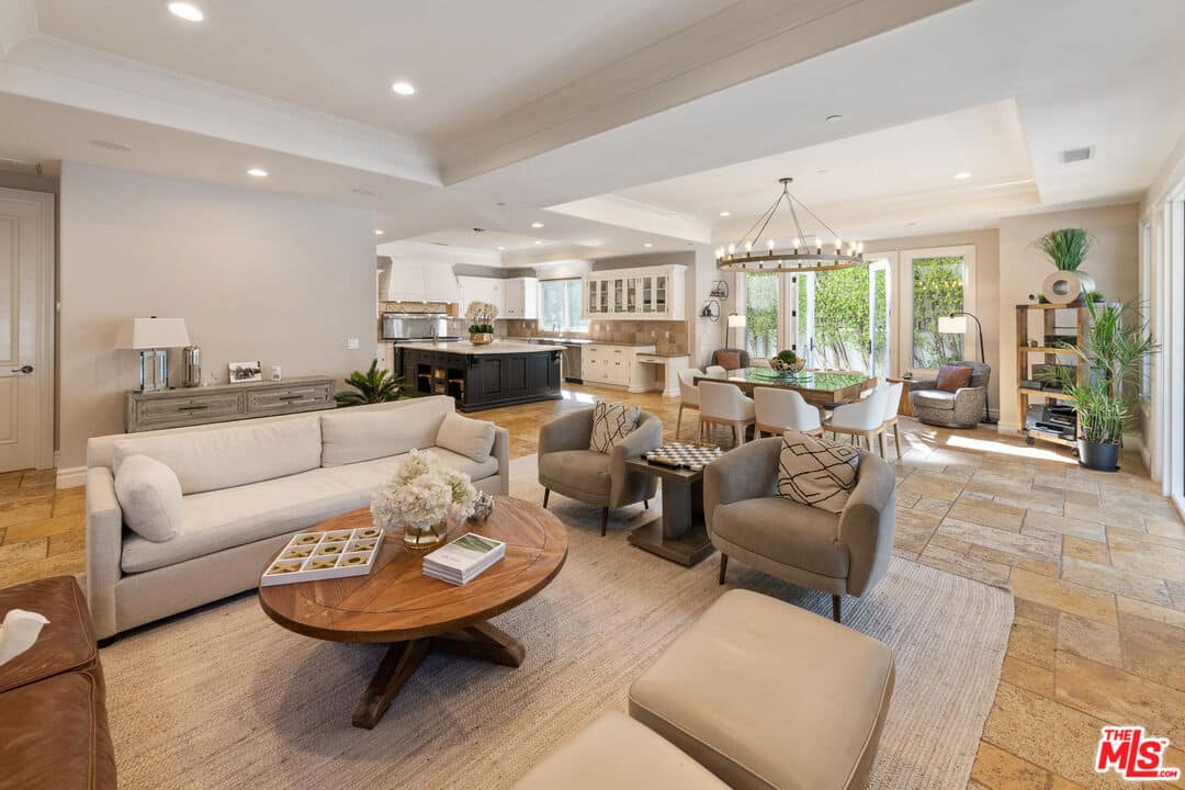 25043 Abercrombie Ln, Calabasas, CA 91302