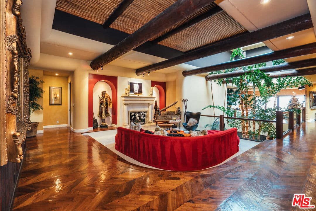 24359 La Masina Ct, Calabasas, CA 91302