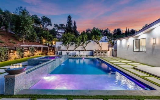 Exquisite Woodland Hills Pool Estate