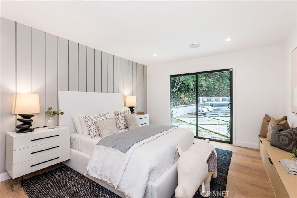 Gorgeous Executive Remodeled Woodland Hills Pool Home