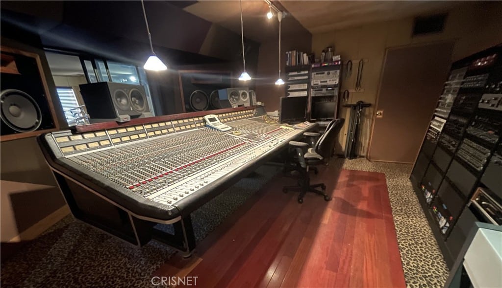 Elegant South Woodland Hills Pool Home