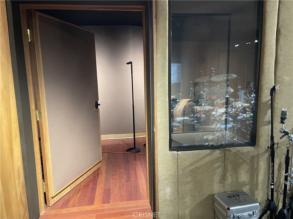 Elegant South Woodland Hills Pool Home