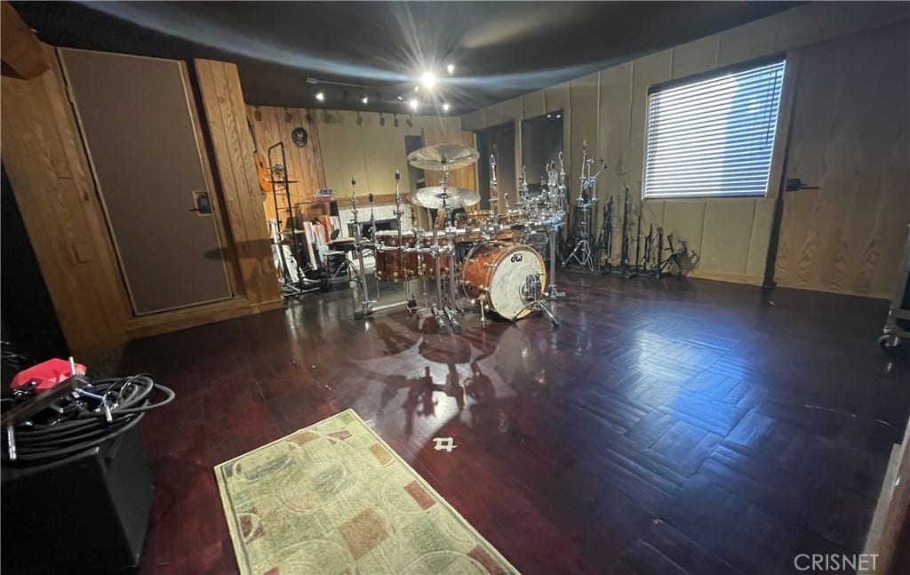 Elegant South Woodland Hills Pool Home