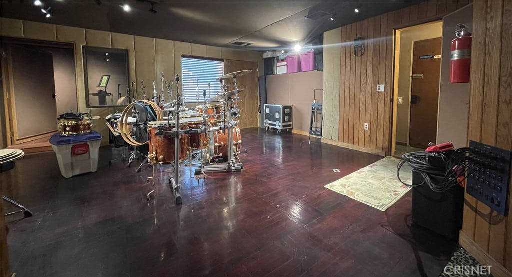 Elegant South Woodland Hills Pool Home