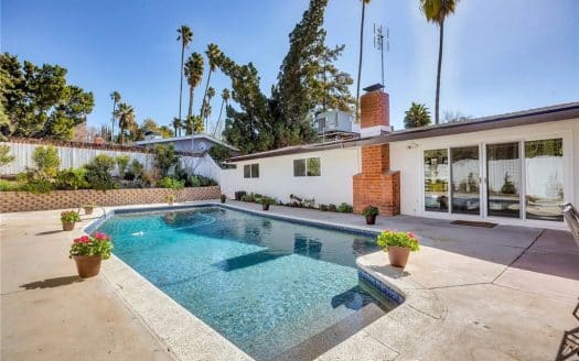 Turnkey Pool Home in Carlton Terrace