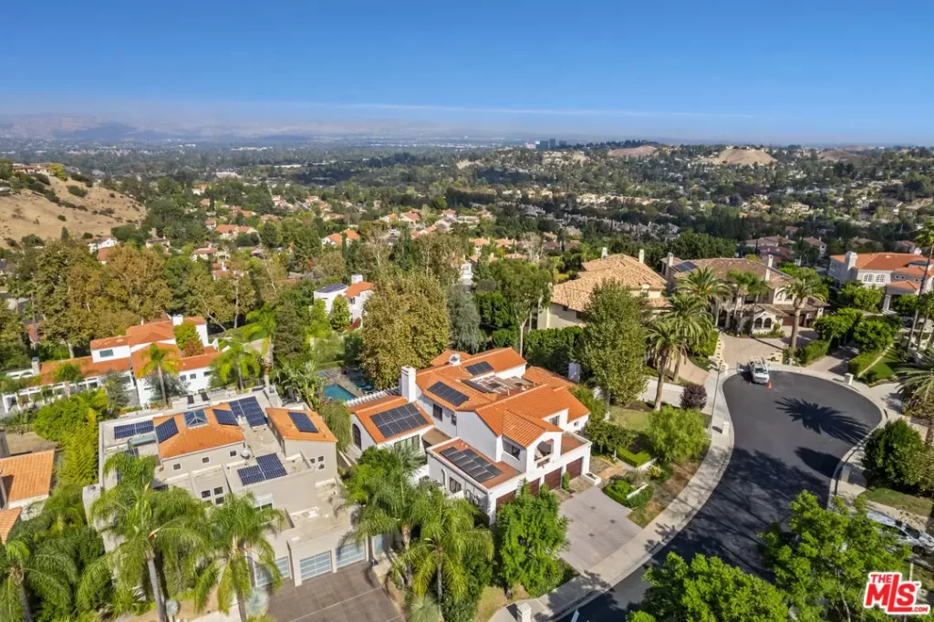 Custom Pool Home in Calabasas
