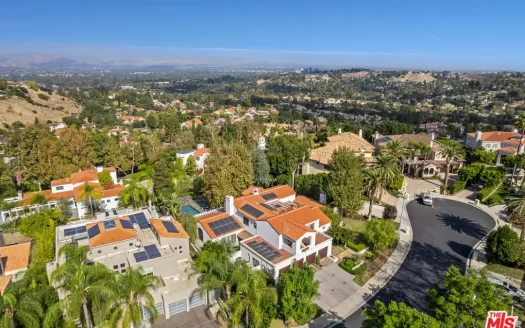 Custom Pool Home in Calabasas