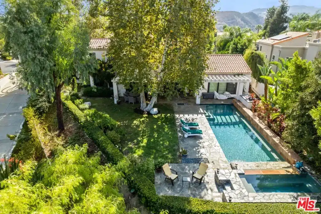 Custom Pool Home in Calabasas