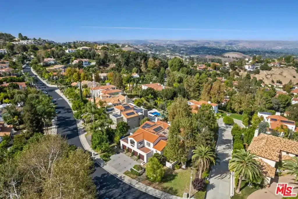 Custom Pool Home in Calabasas