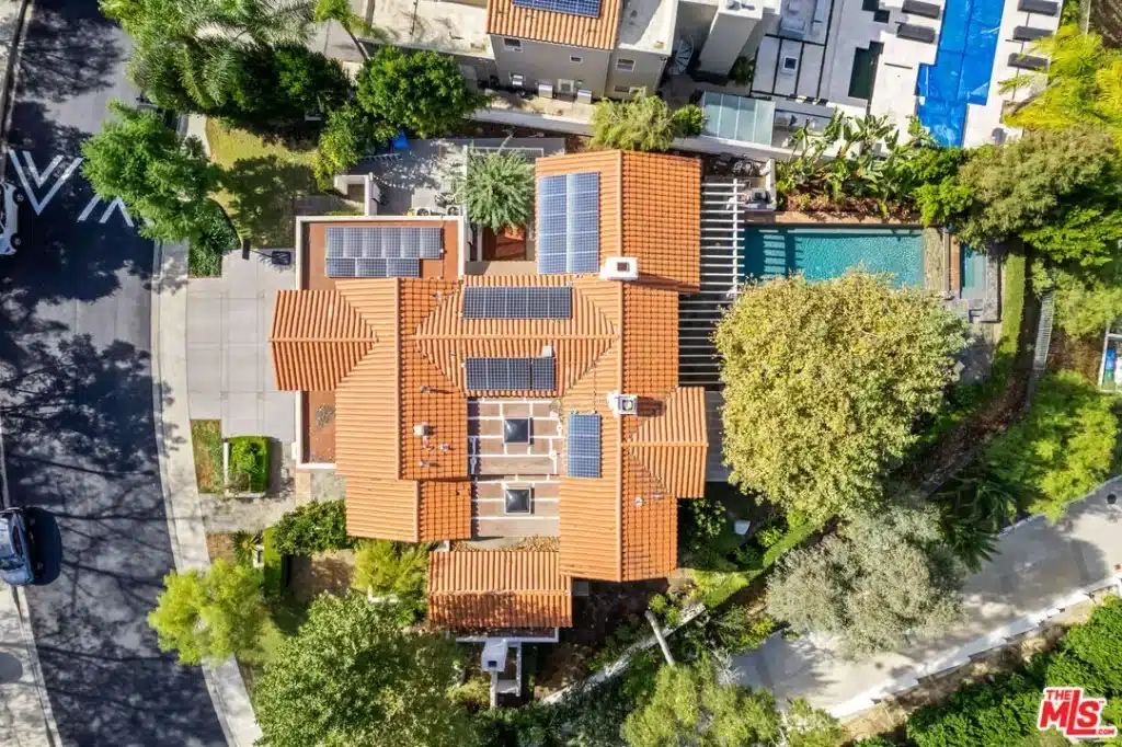 Custom Pool Home in Calabasas