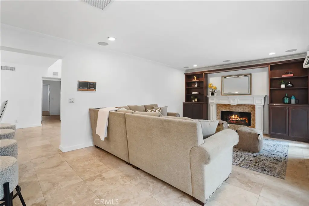 Calabasas Hills Estate Pool Home