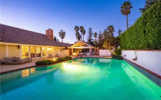 Calabasas Ranch-Syyle Pool Home
