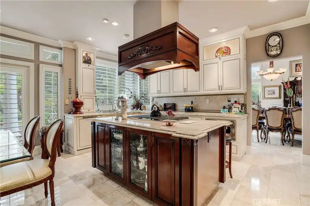 Guarded Confines of Calabasas Park Estates