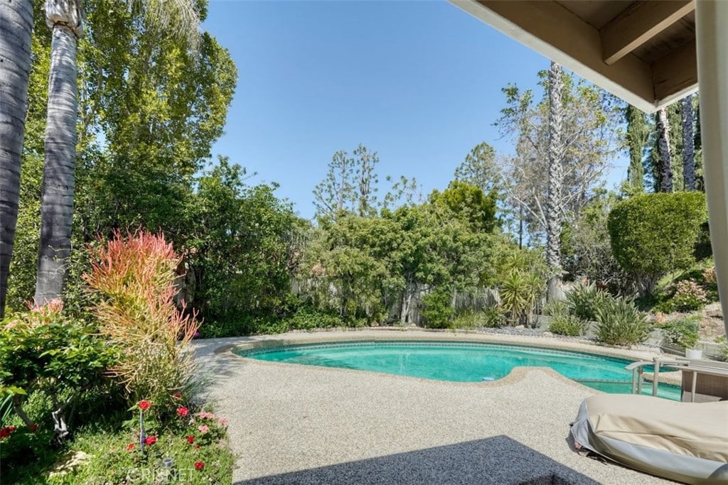 Mulwood mid century modern pool home