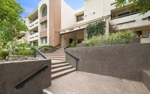21650 Burbank Blvd UNIT 116, Woodland Hills, CA 91367