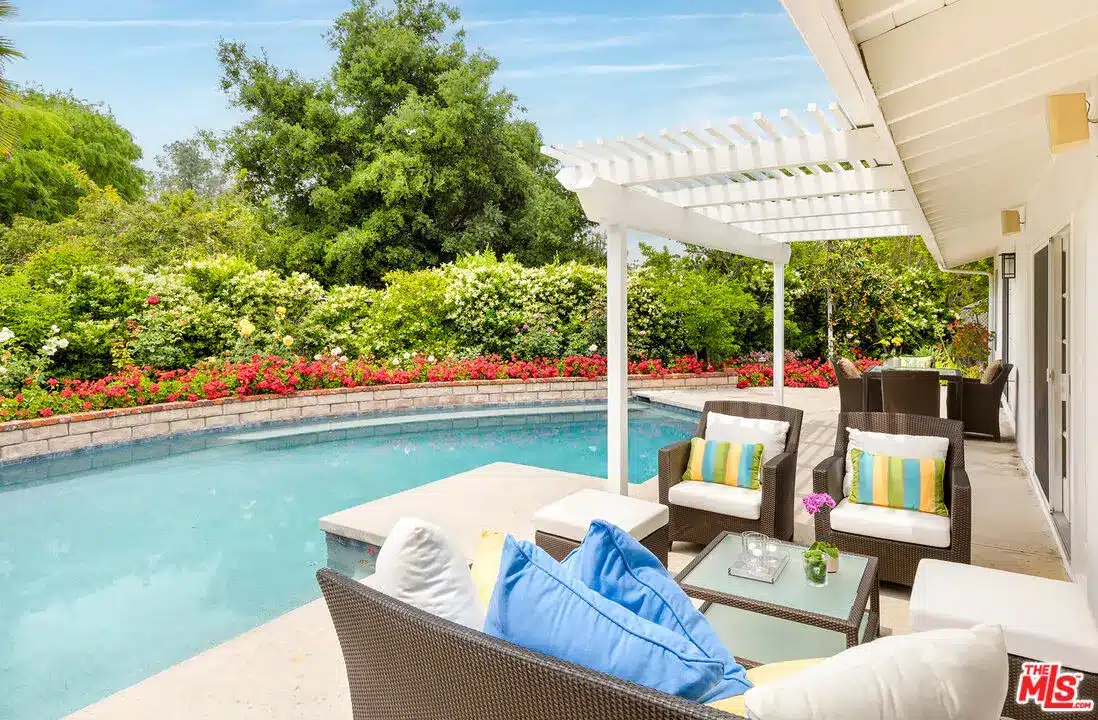 Calabasas Pebble Sheen Pool Home