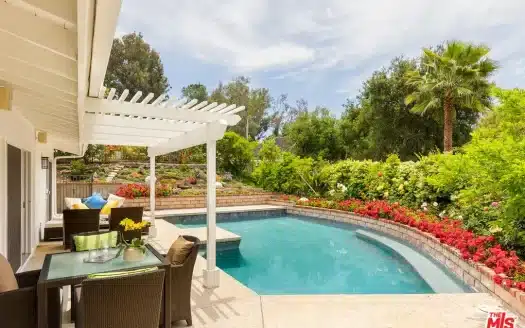 Calabasas Pebble Sheen Pool Home