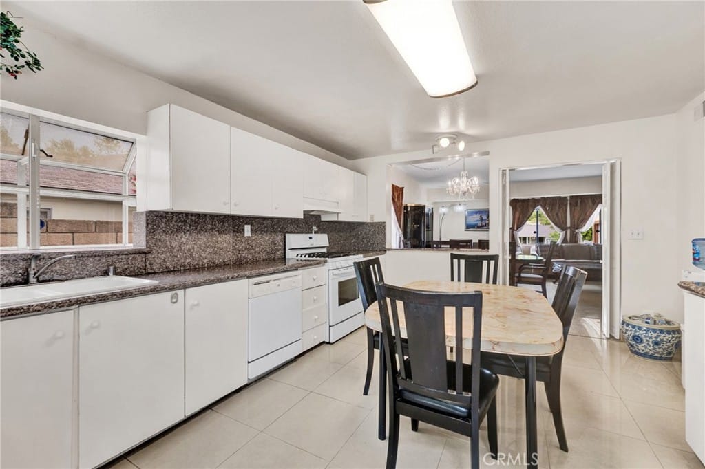 5039 Catalon Ave Woodland Hills CA