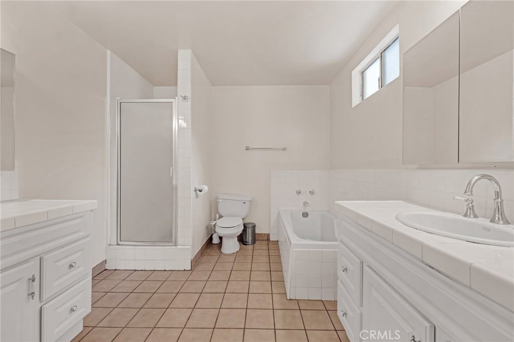 5039 Catalon Ave Woodland Hills CA