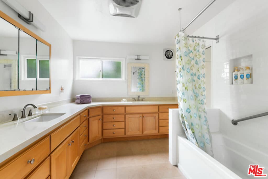 Stunning Woodland Hills Pool Property