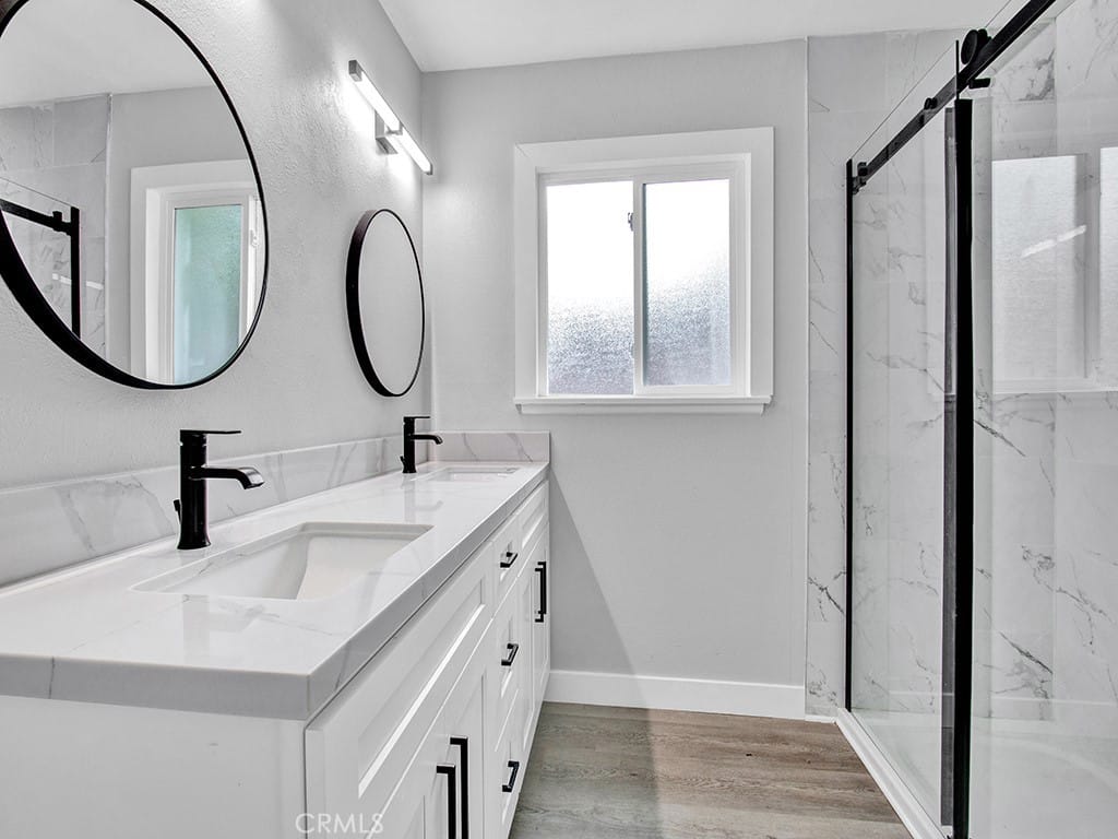 Pool Home Located in West Hills