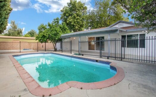 Pool Home Located in West Hills