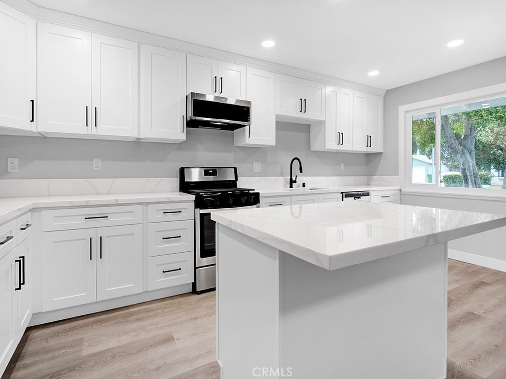 Pool Home Located in West Hills