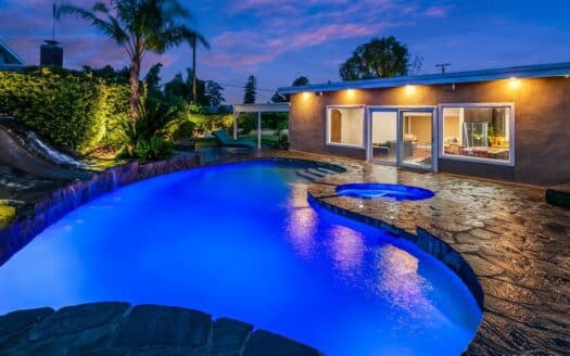 West Hills Entertainers Pool Home