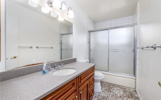 23445 Haynes St, West Hills