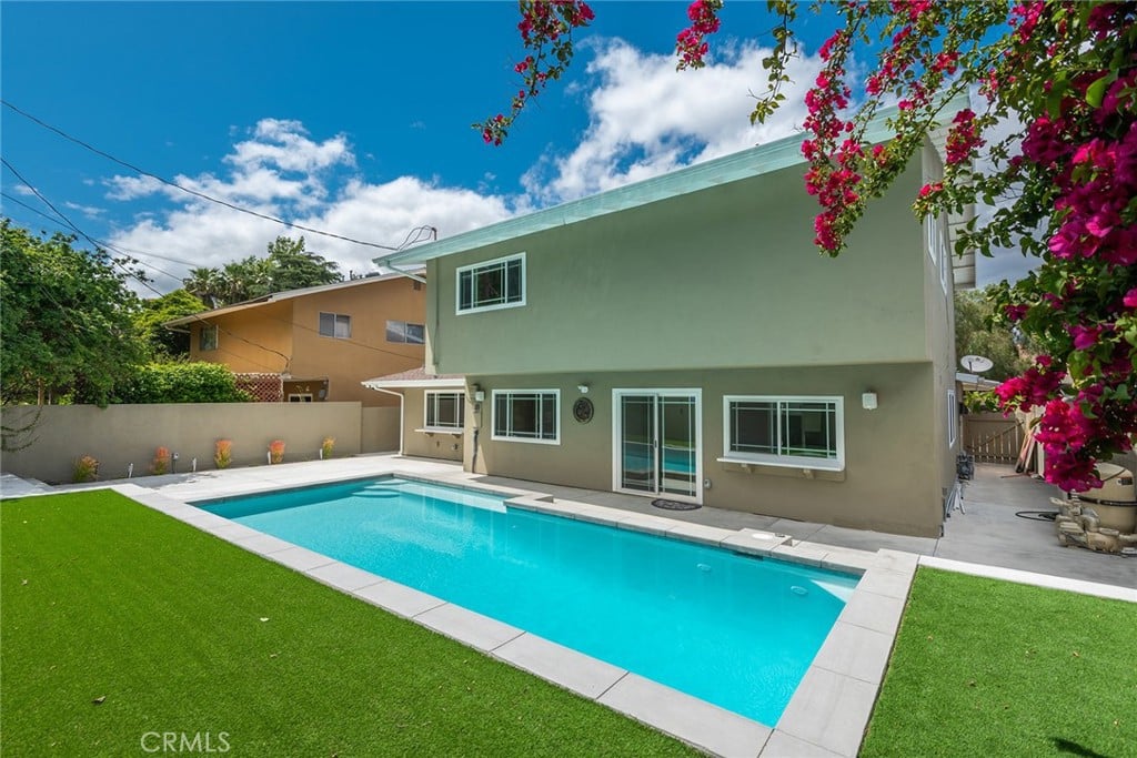 Stunning Woodland Hills Pool Residence
