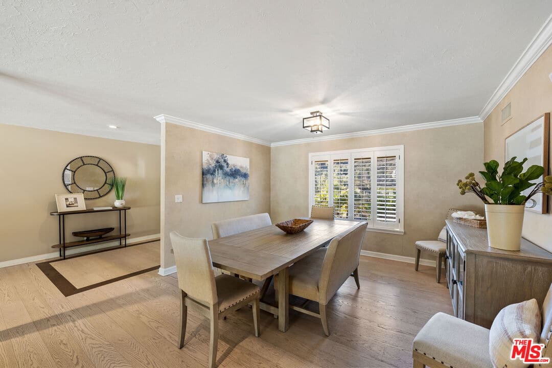 Ranch-Style Pool Home in Calabasas