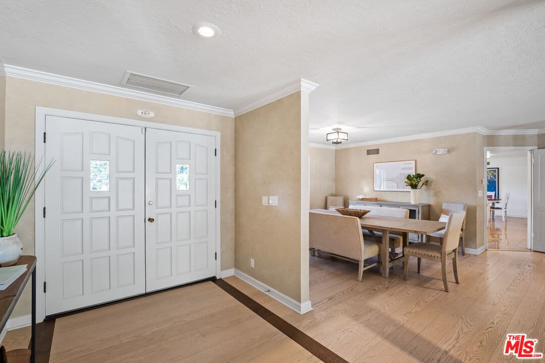 Ranch-Style Pool Home in Calabasas