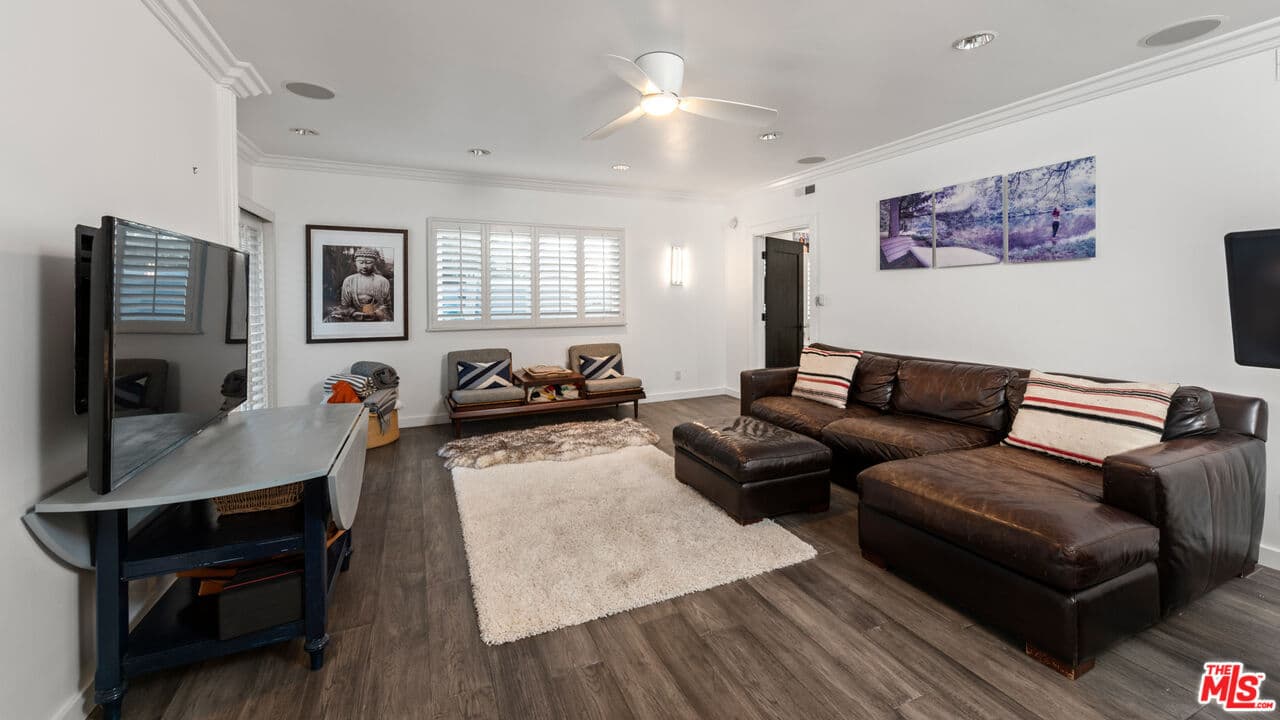 Single-Level Gated Pool Home