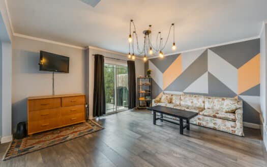 4108 Yankee Dr, Agoura Hills, CA 91301