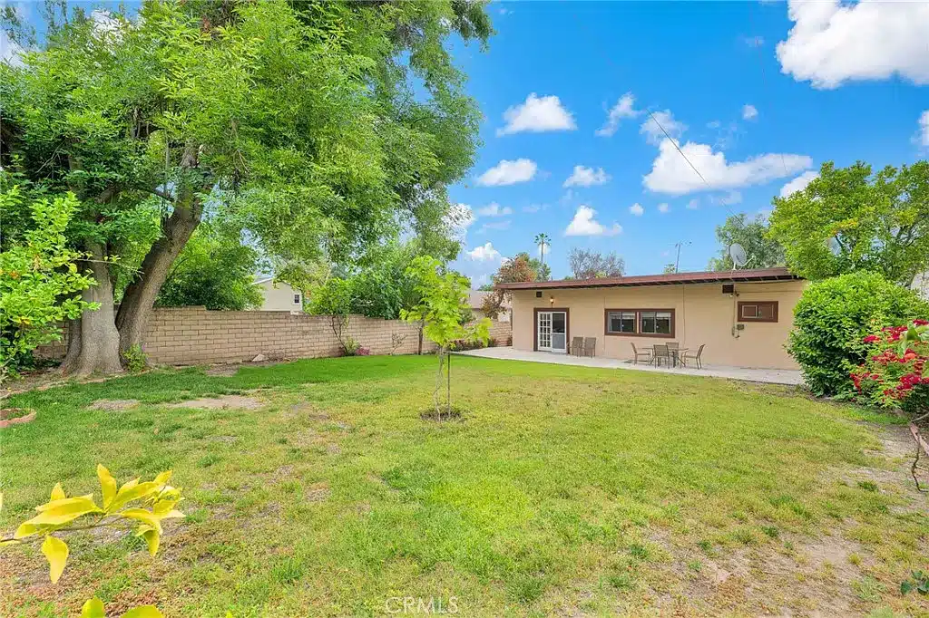 5039 Catalon Ave Woodland Hills CA2