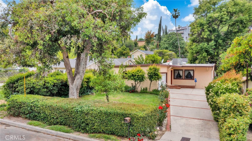 5039 Catalon Ave Woodland Hills CA2