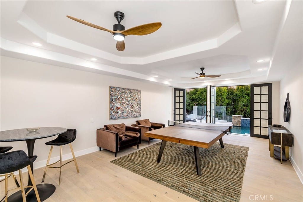 Amazing Calapasas Pool Home