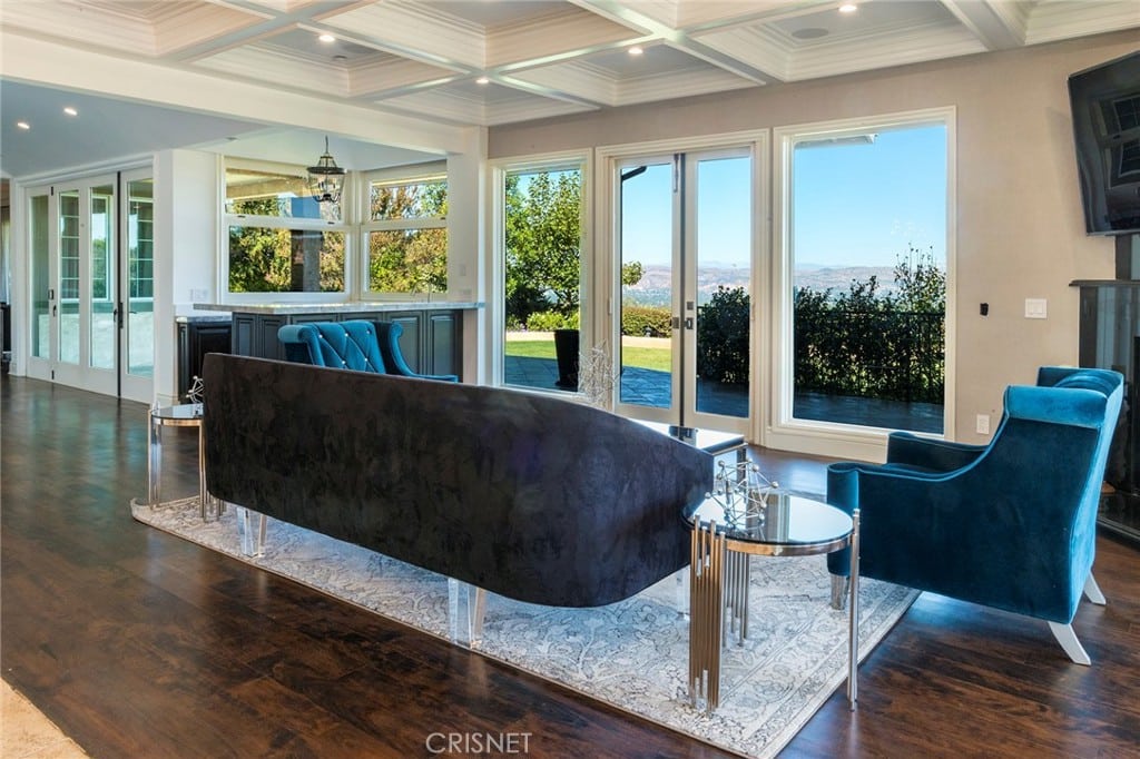 Calabasas Gated Pool Estate