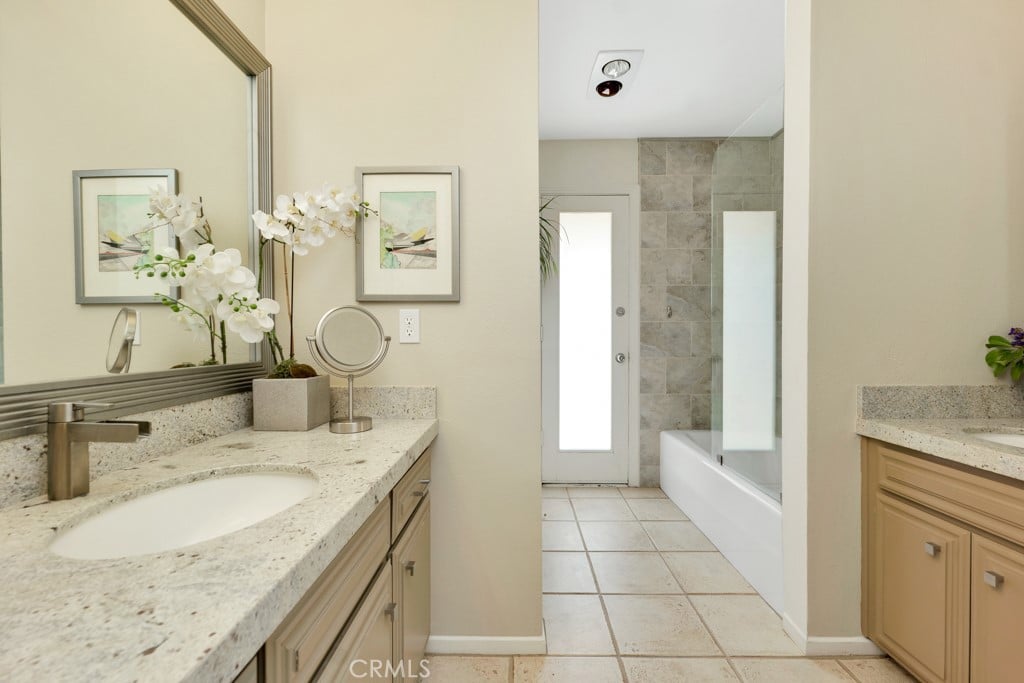 Lavish Pool Home in Calabasas