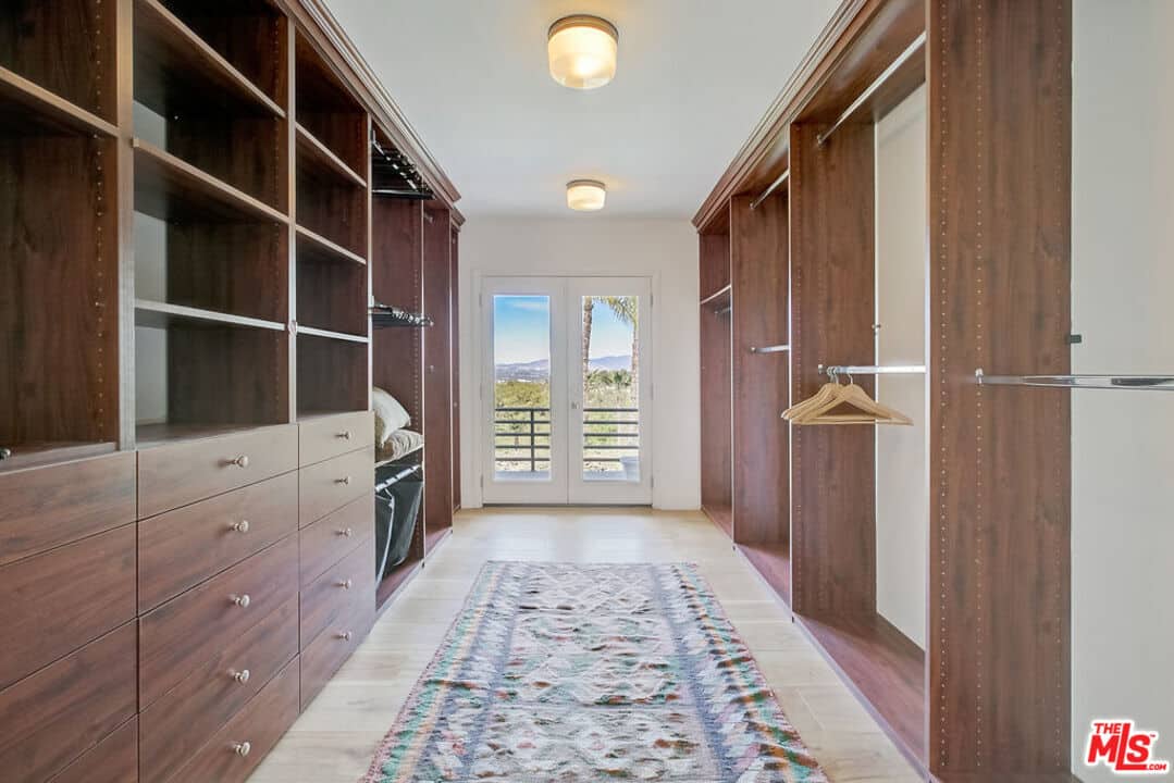 Stunning Woodland Hills Pool View Estate