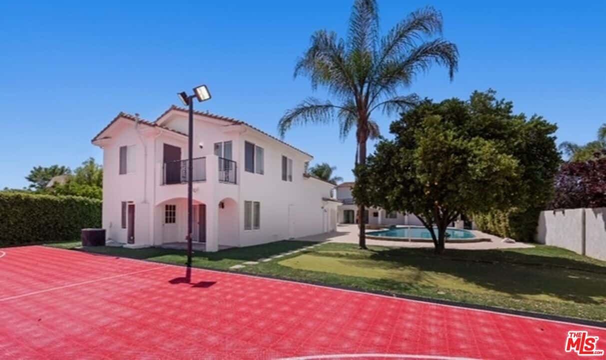 Crown Jewel Pool Home of Woodland Hills