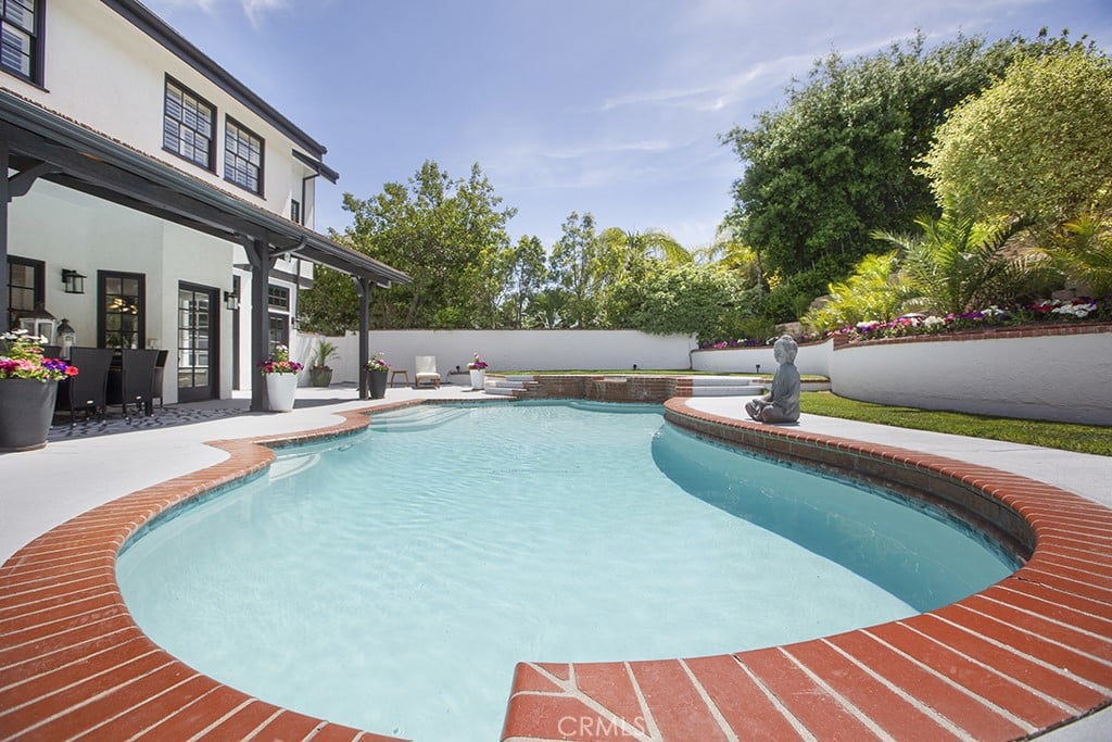 Two-Story Pool Residence in Woodland Hills