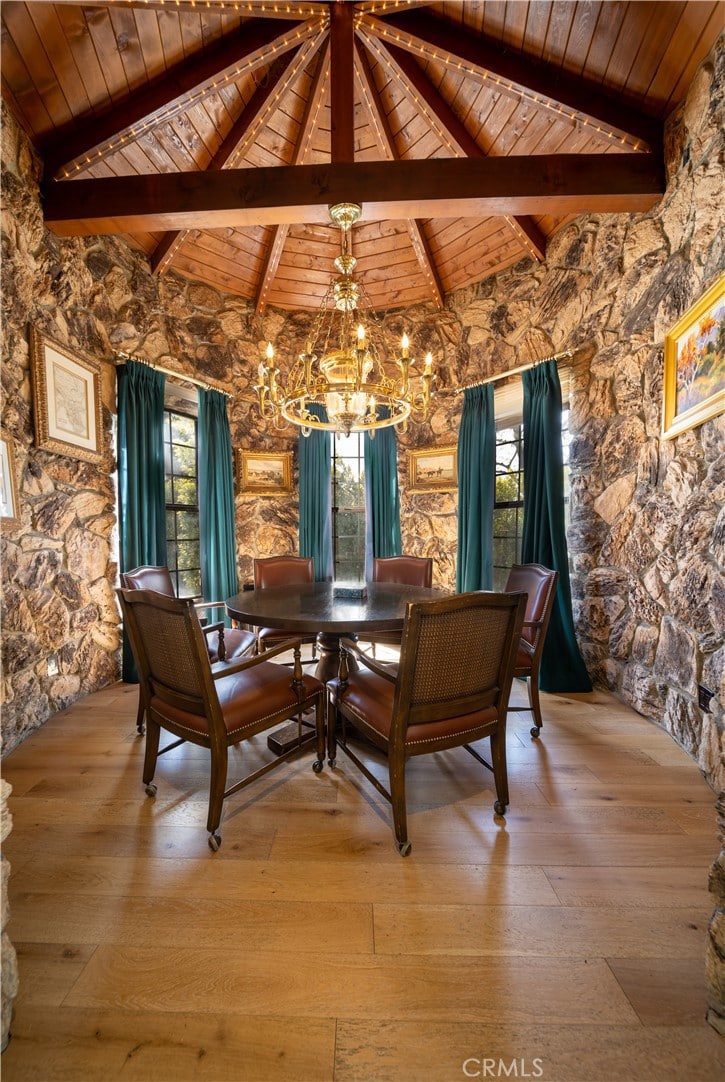 Walnut Acres Luxury Pool Home in Woodland Hills